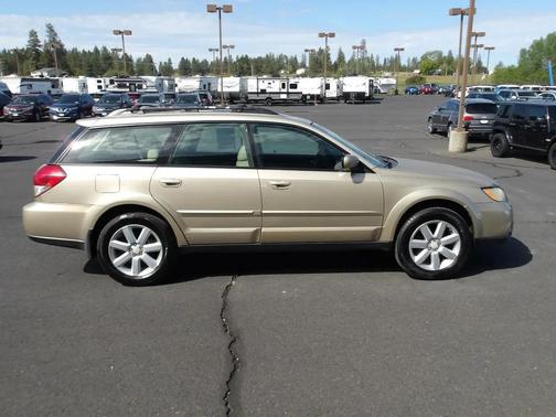 Tan 2008 Subaru Outback 2.5 i Limited