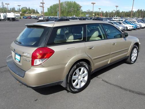Tan 2008 Subaru Outback 2.5 i Limited