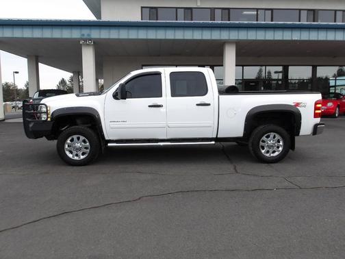 White 2013 Chevrolet Silverado 2500 LT