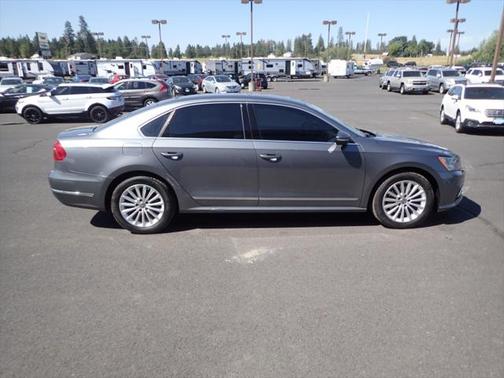 2016 Volkswagen Passat 1.8T SE