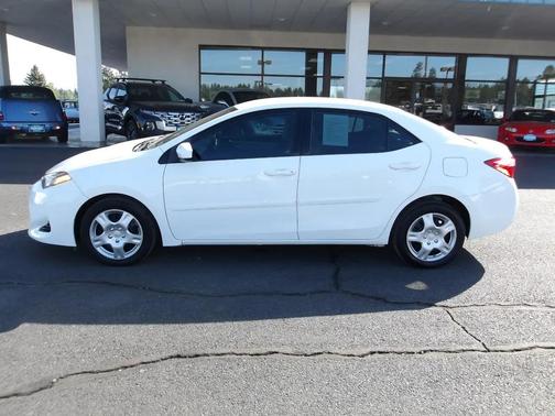White 2017 Toyota Corolla LE