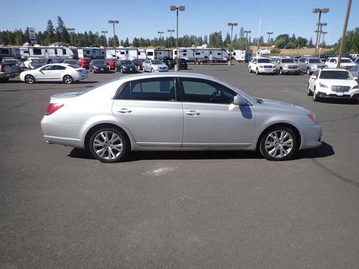 Silver 2008 Toyota Avalon Touring