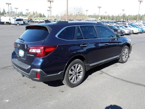 Blue 2018 Subaru Outback 2.5i Touring