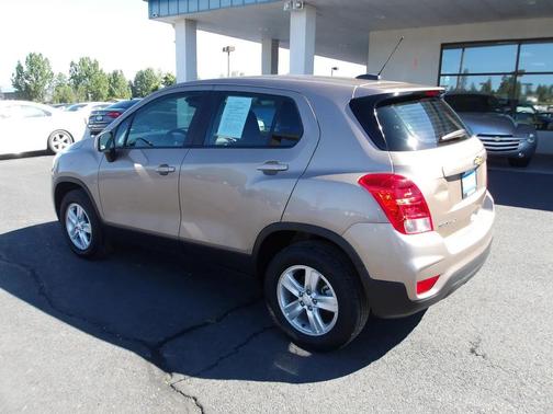 Tan 2018 Chevrolet Trax LS