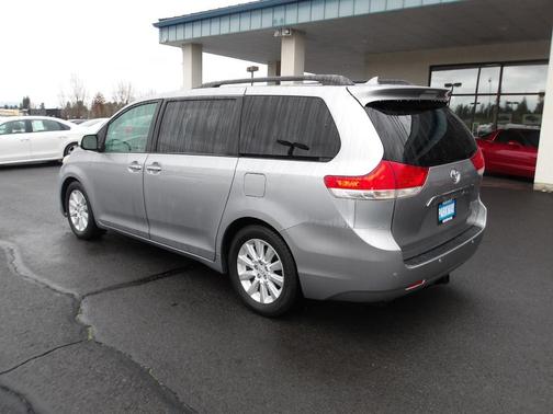 2013 Toyota Sienna XLE