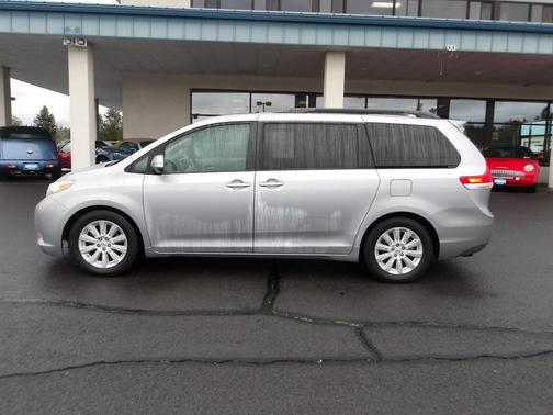 2013 Toyota Sienna XLE