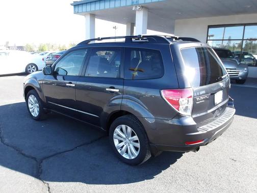 Gray 2013 Subaru Forester 2.5X Premium
