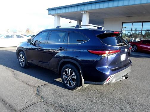 2021 Toyota Highlander Hybrid XLE