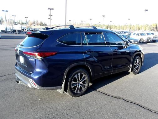 2021 Toyota Highlander Hybrid XLE