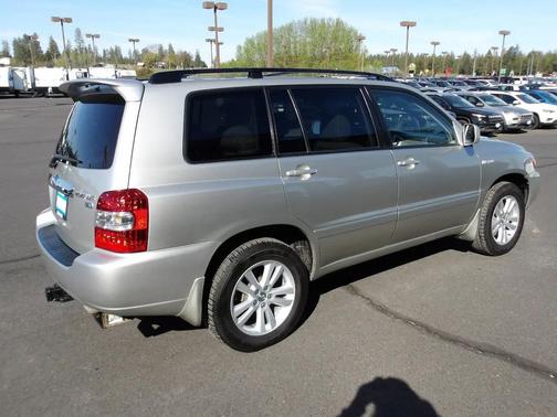 Silver 2006 Toyota Highlander Hybrid Limited