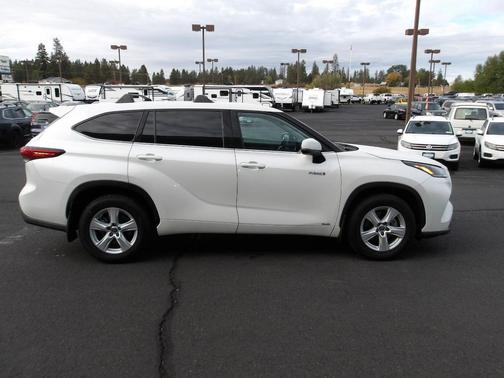 2021 Toyota Highlander Hybrid LE