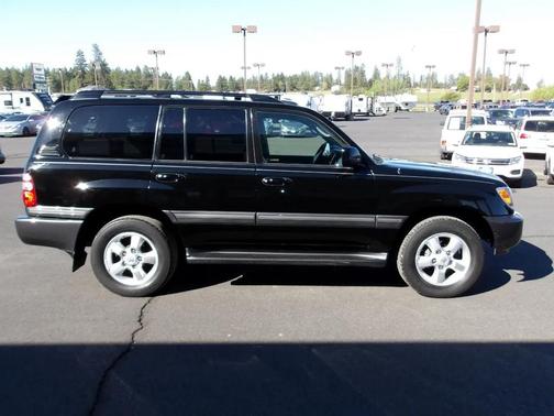 2005 Toyota Land Cruiser Base
