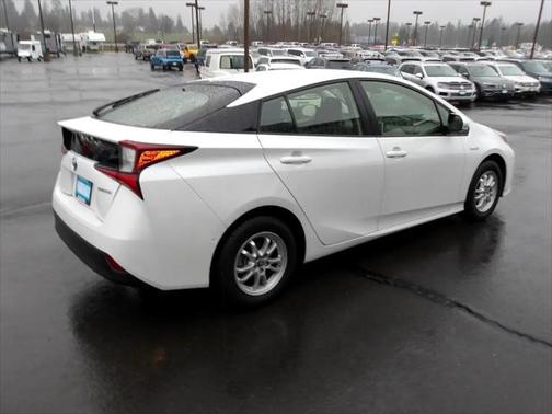 2021 Toyota Prius LE