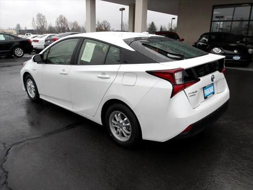 2021 Toyota Prius LE