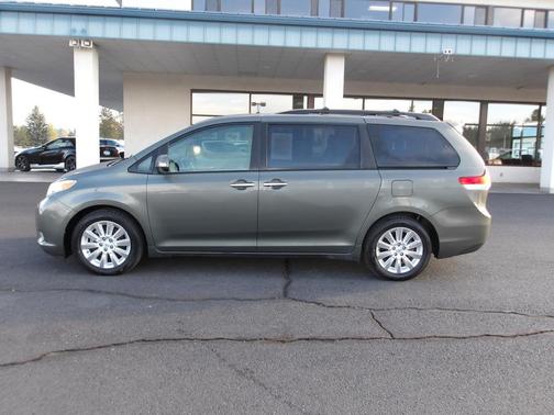 2013 Toyota Sienna XLE