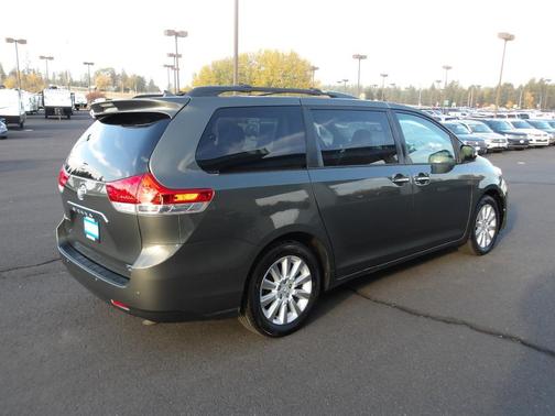 2013 Toyota Sienna XLE