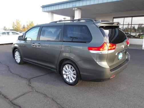 2013 Toyota Sienna XLE