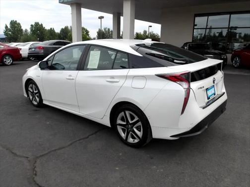2016 Toyota Prius Four Touring