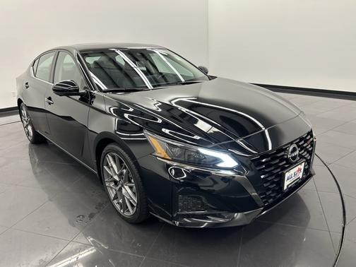 2024 Nissan Altima 2.0 SR