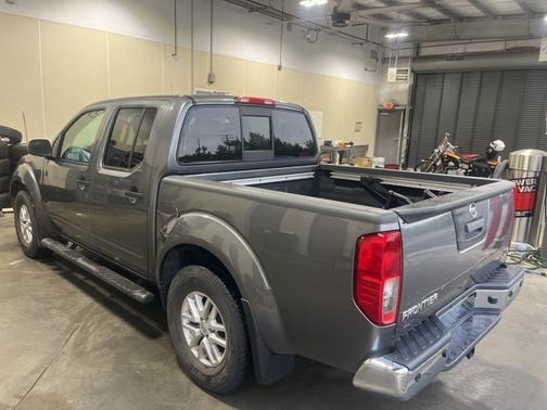 2021 Nissan Frontier SV