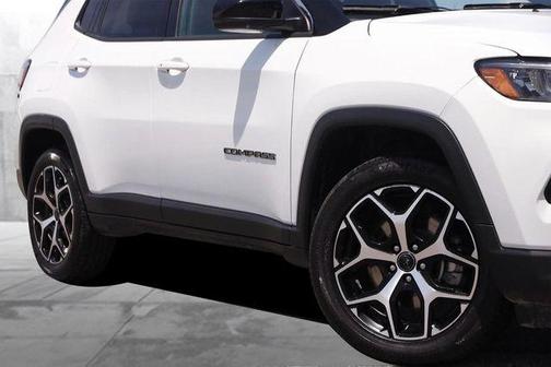 Bright White Clearcoat 2025 Jeep Compass Limited