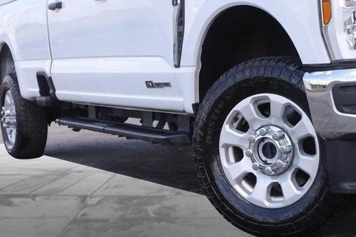 Oxford White 2024 Ford F-350 XLT