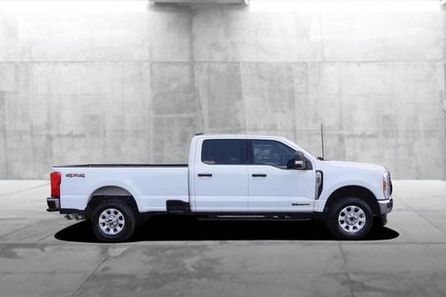 Oxford White 2024 Ford F-350 XLT