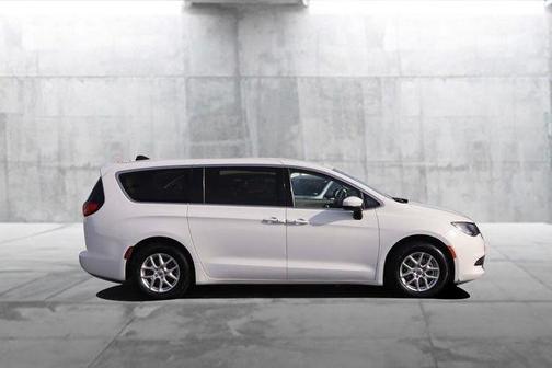 Bright White Clearcoat 2023 Chrysler Voyager LX
