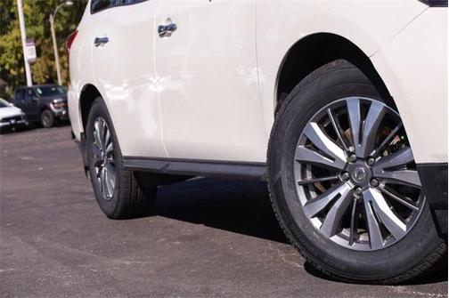 2020 Nissan Pathfinder SL