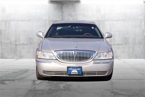 2010 Lincoln Town Car Signature Limited
