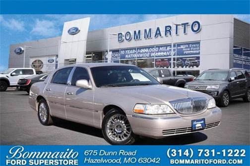 2010 Lincoln Town Car Signature Limited