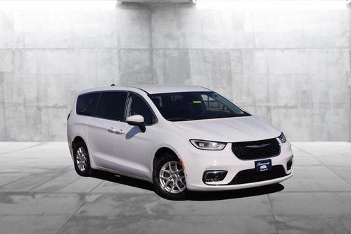 2023 Chrysler Pacifica Touring-L