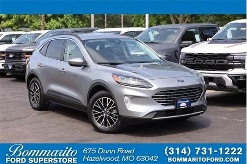 2022 Ford Escape PHEV Titanium
