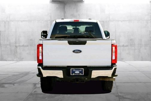Oxford White 2024 Ford F-250 XLT