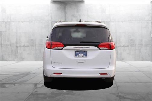 2021 Chrysler Voyager LXI