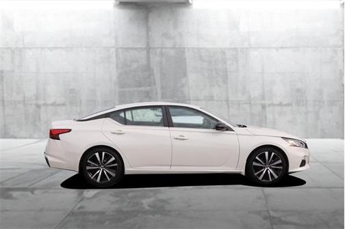2021 Nissan Altima 2.0 SR