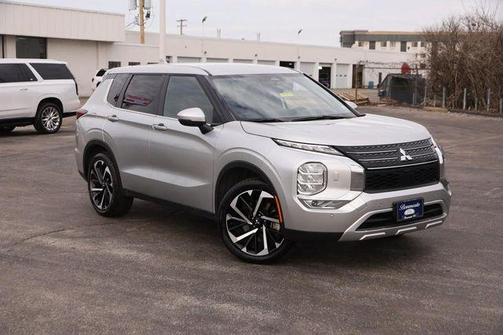 2024 Mitsubishi Outlander SE