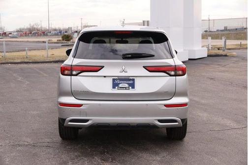 2024 Mitsubishi Outlander SE