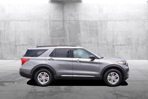 Gray Metallic 2023 Ford Explorer XLT