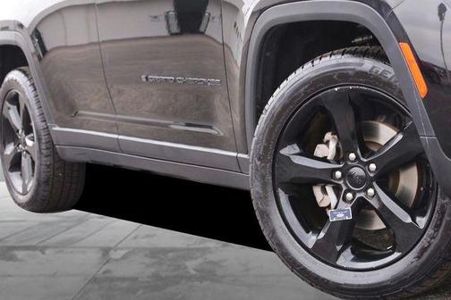 Diamond Black 2023 Jeep Grand Cherokee Altitude