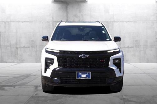 Iridescent Pearl Tricoat 2024 Chevrolet Traverse RS