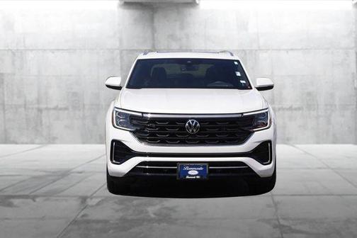 Opal White Pearl Effect 2024 Volkswagen Atlas Cross Sport 2.0T SEL R-Line