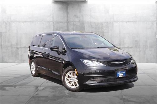 2023 Chrysler Voyager LX