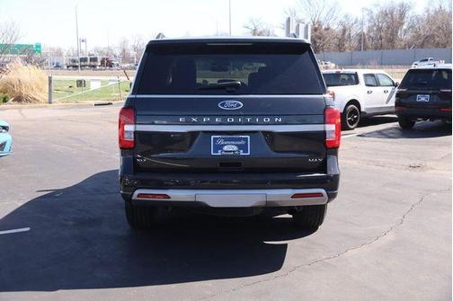 Dark Matter Gray Metallic 2024 Ford Expedition Max XLT
