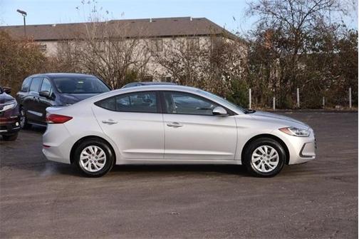 2018 Hyundai ELANTRA SE