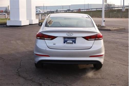 2018 Hyundai ELANTRA SE
