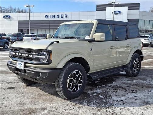 2025 Ford Bronco Outer Banks