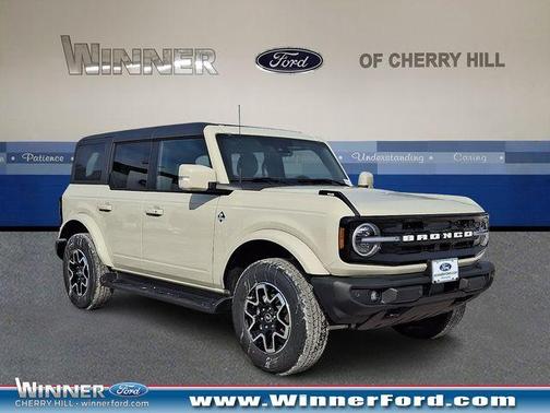 Desert Sand 2025 Ford Bronco Outer Banks SUV