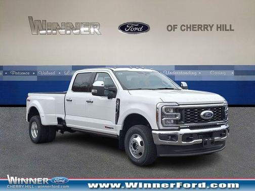 Star White 2026 Ford F-350 Lariat Super Duty Truck