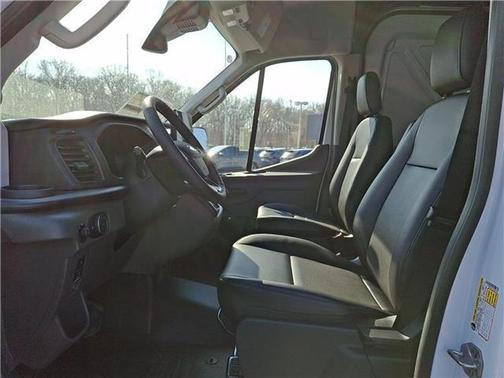 2026 Ford Transit-250 148 WB Medium Roof Cargo